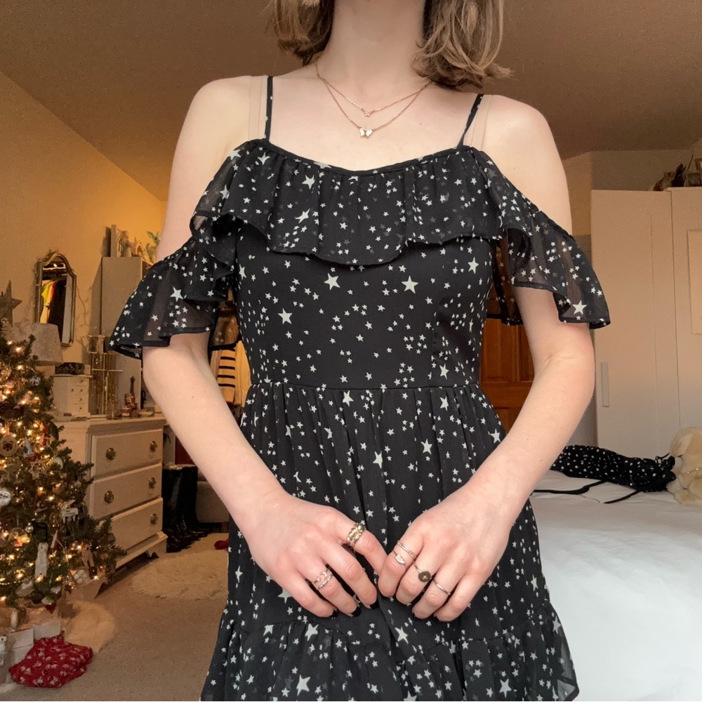 black and white star print off the shoulder tiered ruffle maxi dress - Picture 3 of 15
